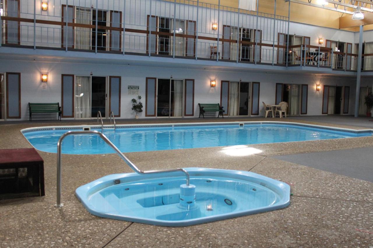 Yogo Inn Lewistown Exteriör bild